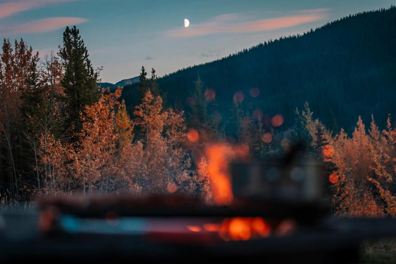 Rocky Mountain Escape Dome & Log Cabin Rentals - Rock Lake Rock Lake Lodge Provincial Park المظهر الخارجي الصورة