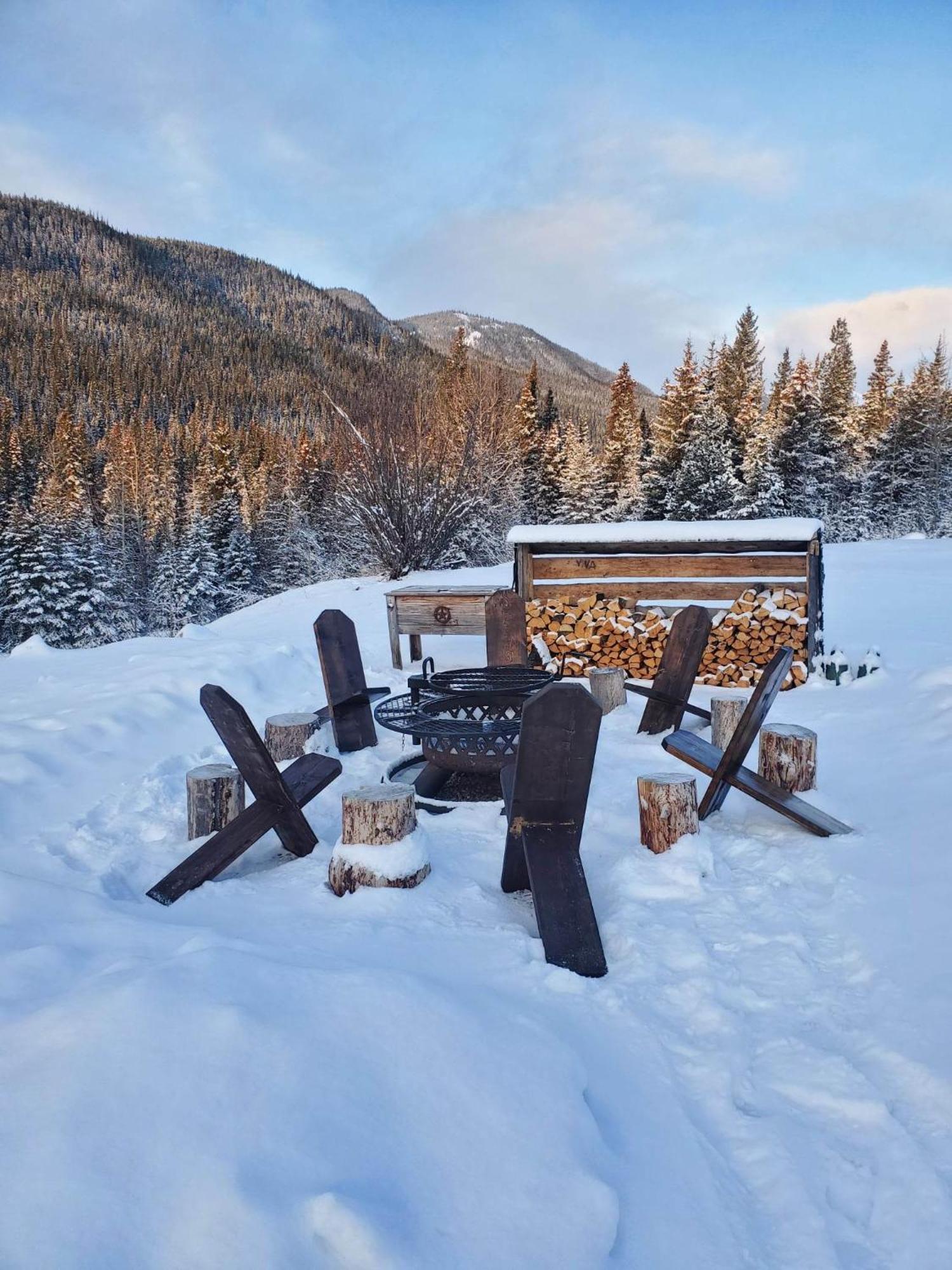 Rocky Mountain Escape Dome & Log Cabin Rentals - Rock Lake Rock Lake Lodge Provincial Park المظهر الخارجي الصورة